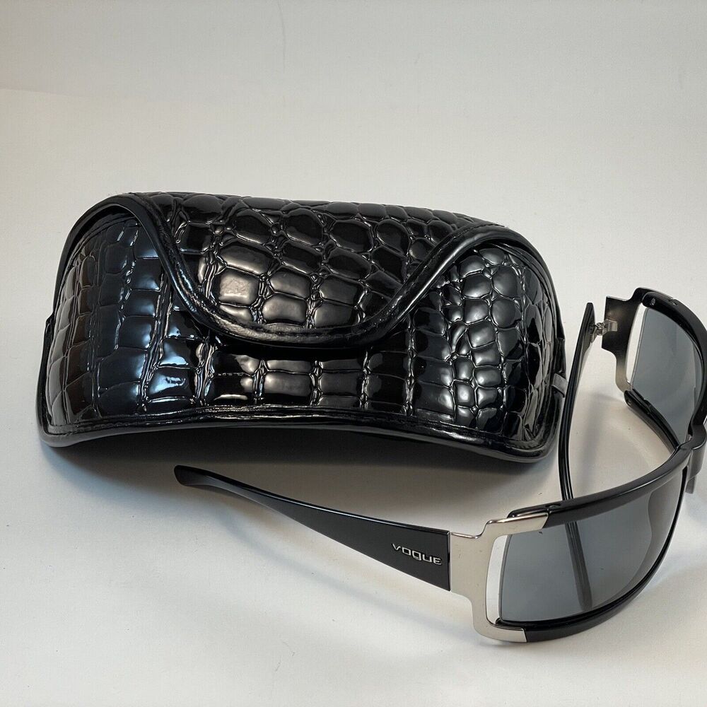 Vogue Sunglasses Women’s Black Silver VO2406S 67-16 W44/87 Mob Wife/Girl Boss